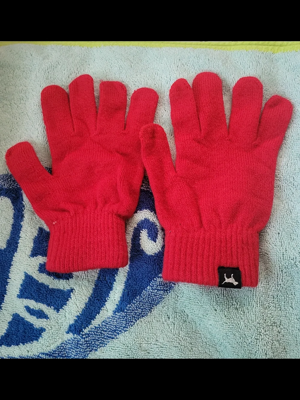 PINK Red Gloves